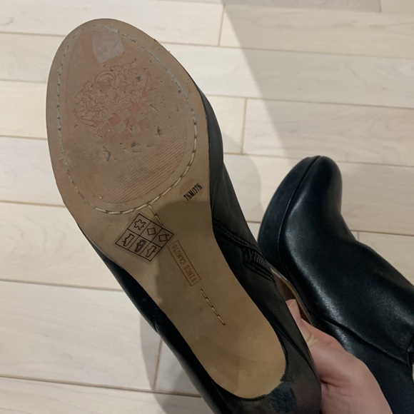 Vince Camuto heels - Picture 5 of 8